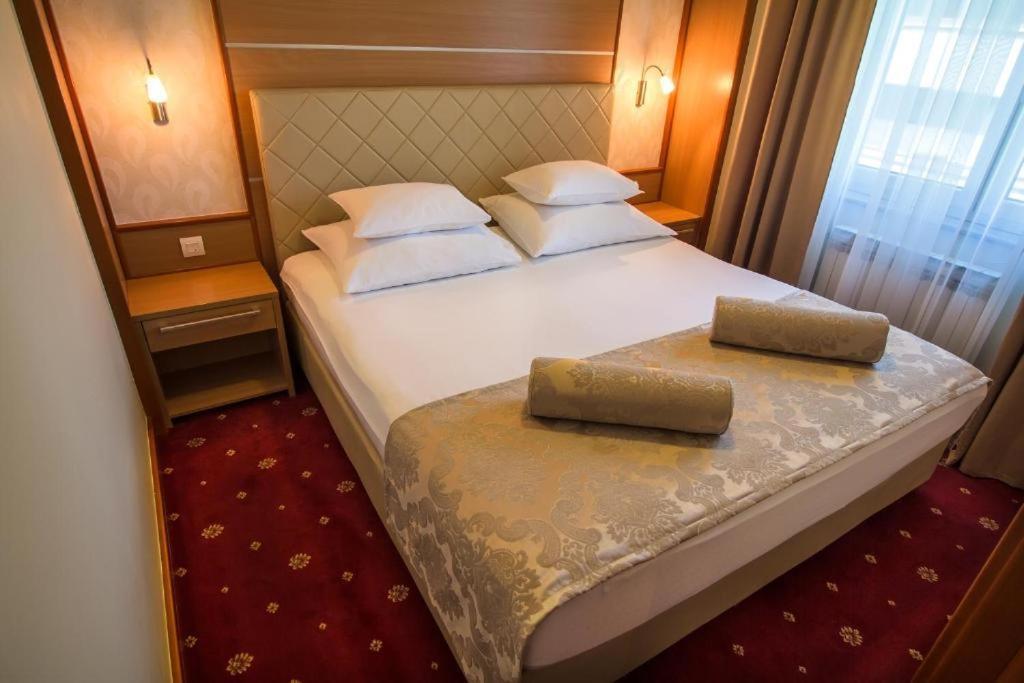 Hotel Cezar Banja Luka Exteriér fotografie
